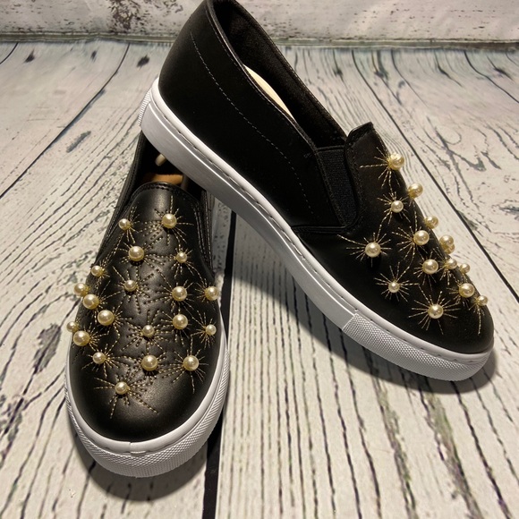 Qupid Shoes - NEW Qupid Moira Fashion Sneaker with Pearls